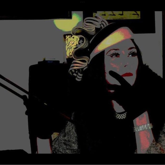 Meet your Posher, Nicolle - Picture 3 of 10